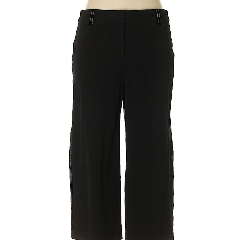 Size 16 Alfani wide legged Capri trousers. Black